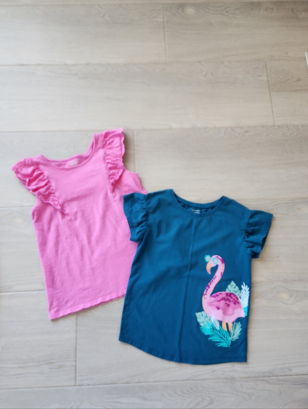 Bundle of 2 kids tops